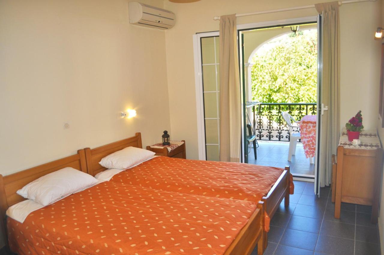 Yannis - Holiday Apartments On Agios Gordios Beach In Corfu Zewnętrze zdjęcie