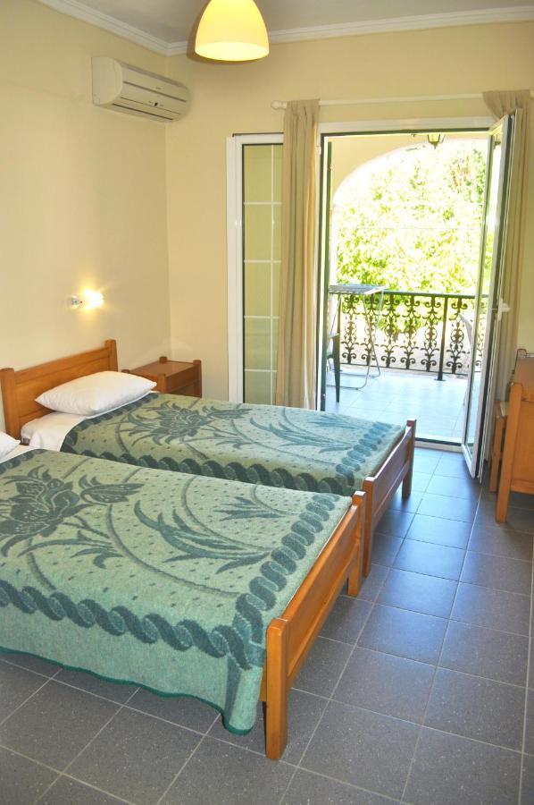 Yannis - Holiday Apartments On Agios Gordios Beach In Corfu Zewnętrze zdjęcie