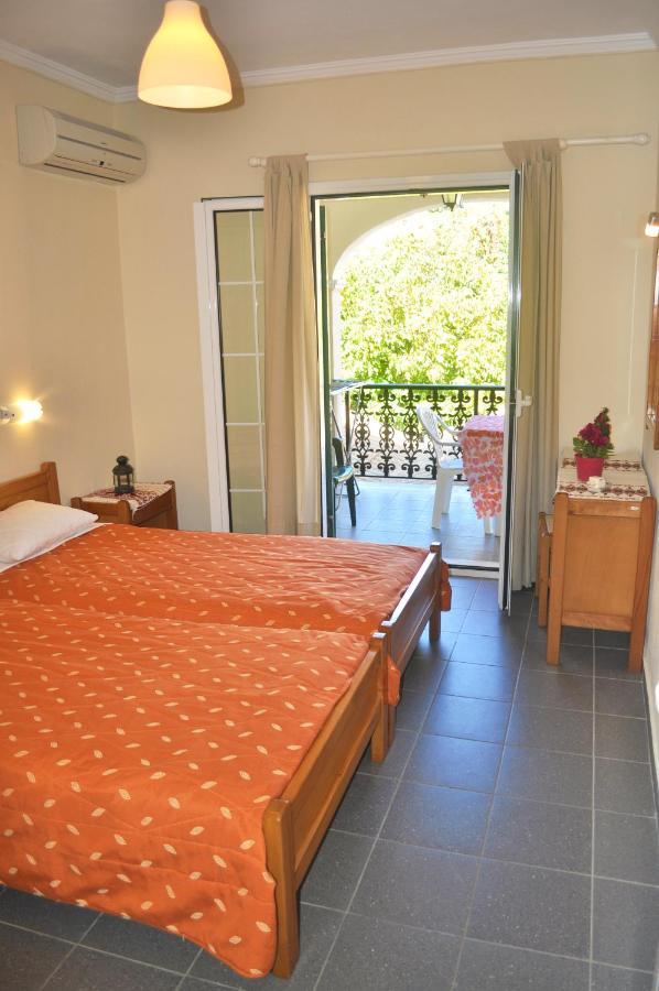 Yannis - Holiday Apartments On Agios Gordios Beach In Corfu Zewnętrze zdjęcie